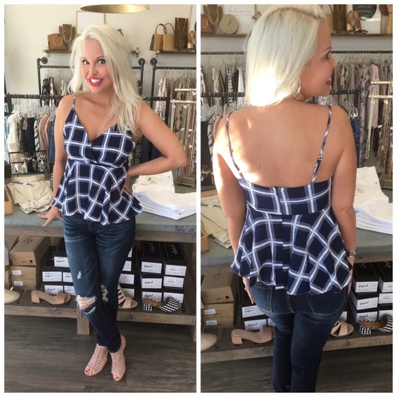 ❤️SUMMER CLEARANCE Darling Navy Gingham Top! 😊 - Picture 2 of 3